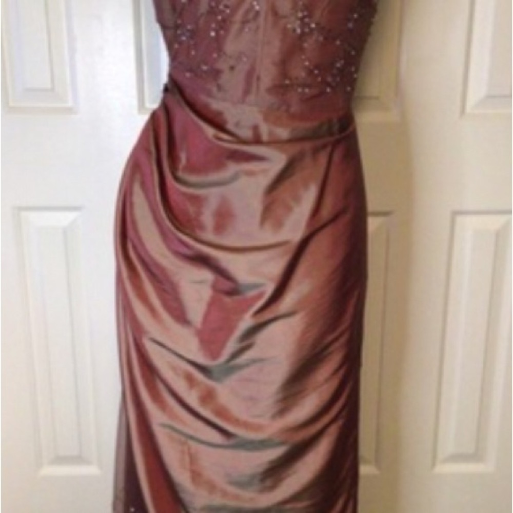 Gown - Picture 6 of 7
